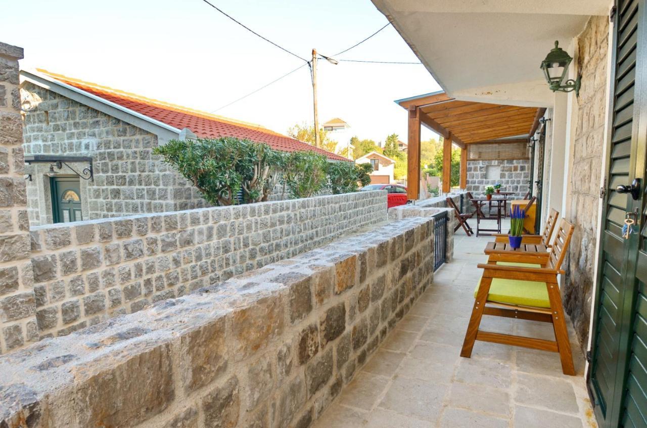 Leut Stone Residence ティヴァト エクステリア 写真