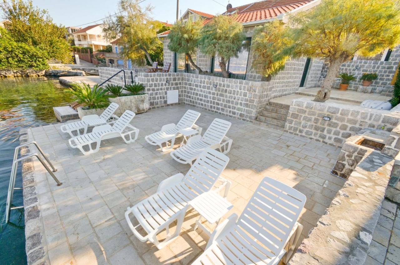 Leut Stone Residence ティヴァト エクステリア 写真