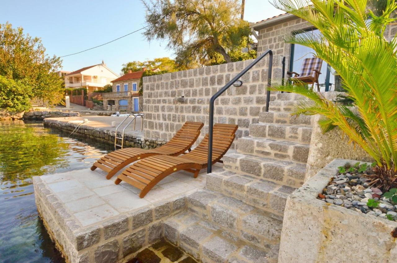 Leut Stone Residence ティヴァト エクステリア 写真