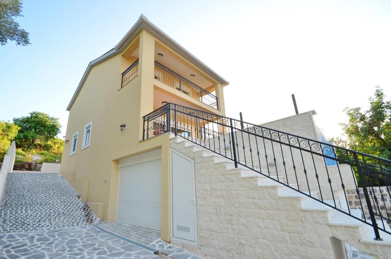 Leut Stone Residence ティヴァト エクステリア 写真