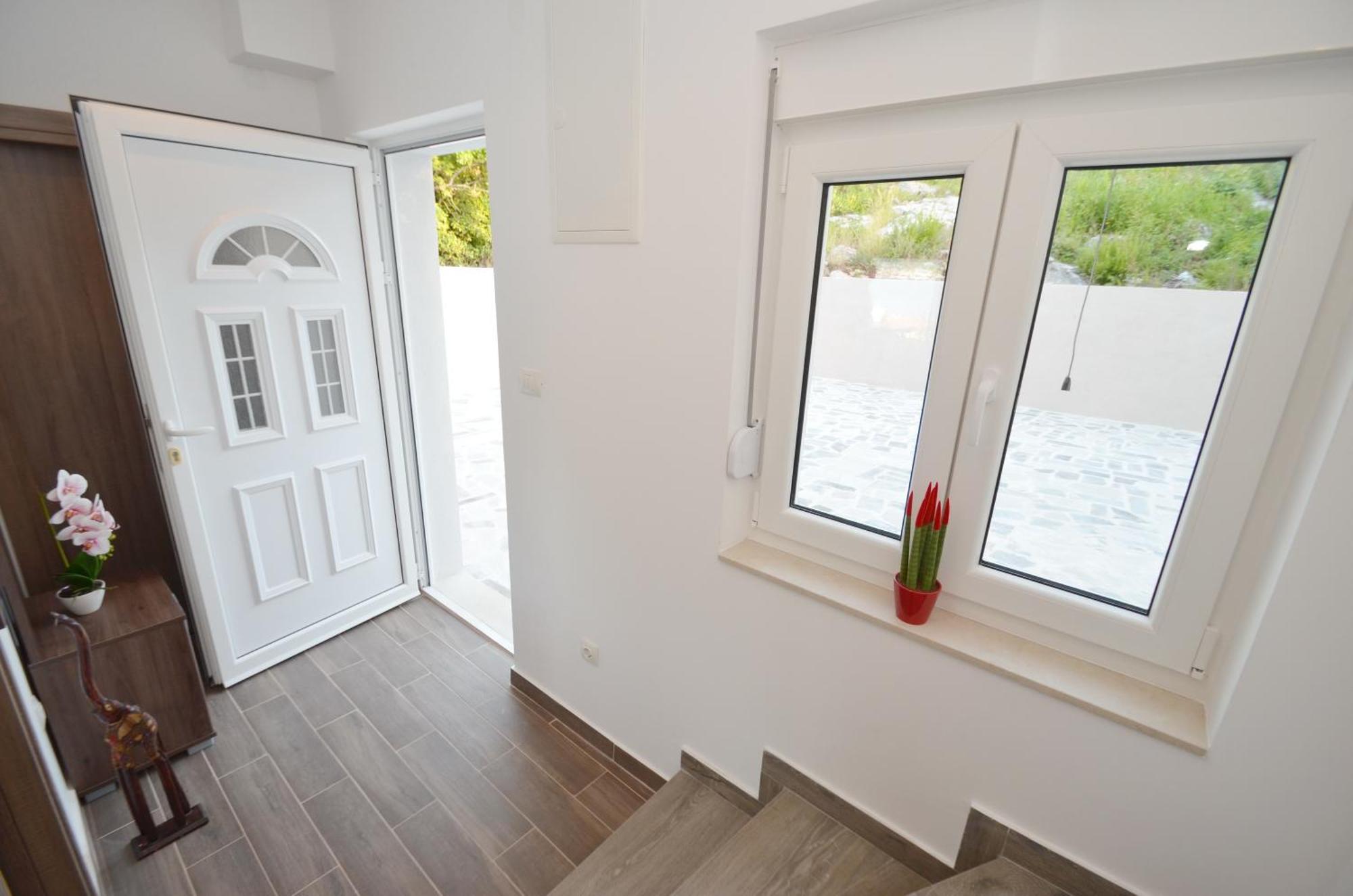 Leut Stone Residence ティヴァト 部屋 写真