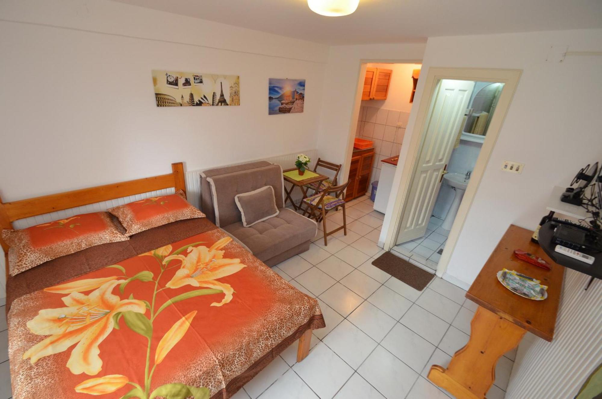 Leut Stone Residence ティヴァト 部屋 写真