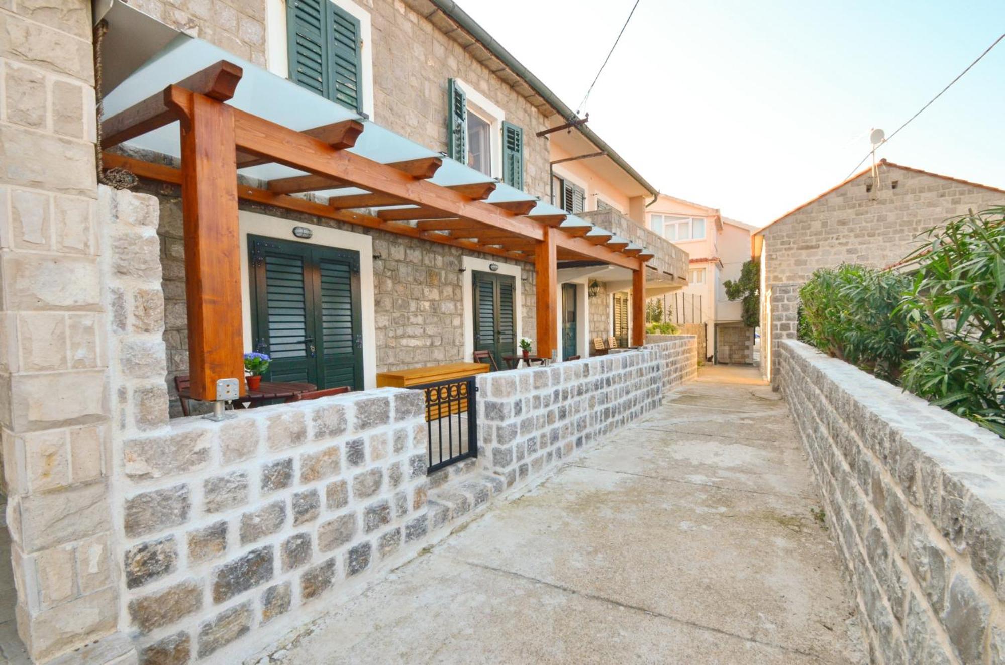 Leut Stone Residence ティヴァト 部屋 写真